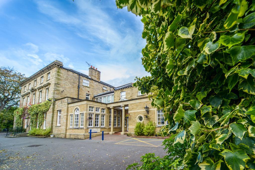 Healds Hall Hotel Cleckheaton Eksteriør billede