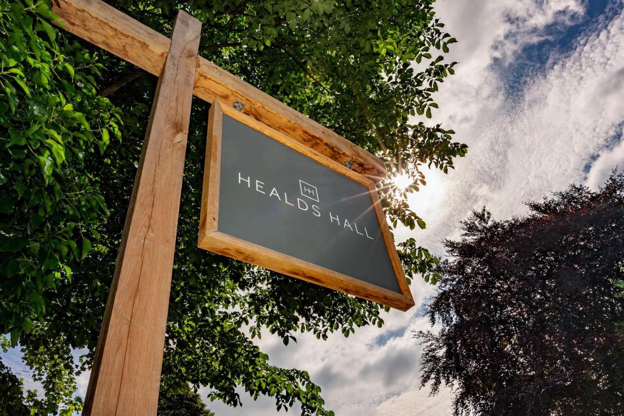 Healds Hall Hotel Cleckheaton Eksteriør billede