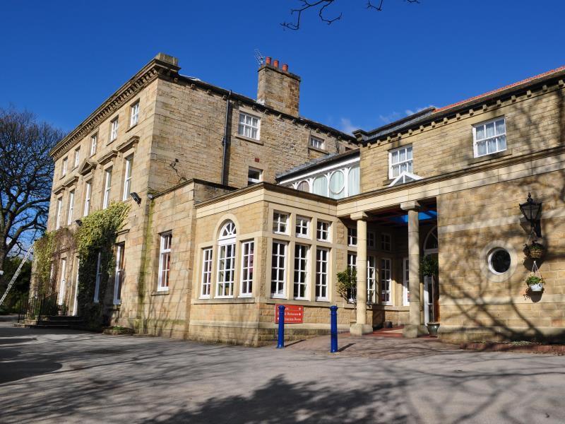 Healds Hall Hotel Cleckheaton Eksteriør billede