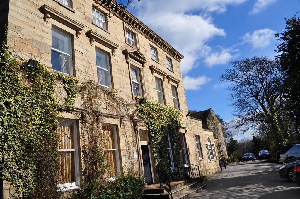 Healds Hall Hotel Cleckheaton Eksteriør billede