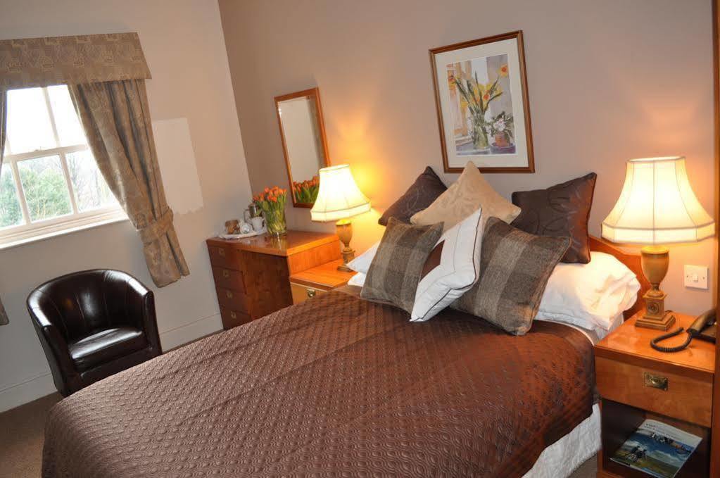Healds Hall Hotel Cleckheaton Eksteriør billede