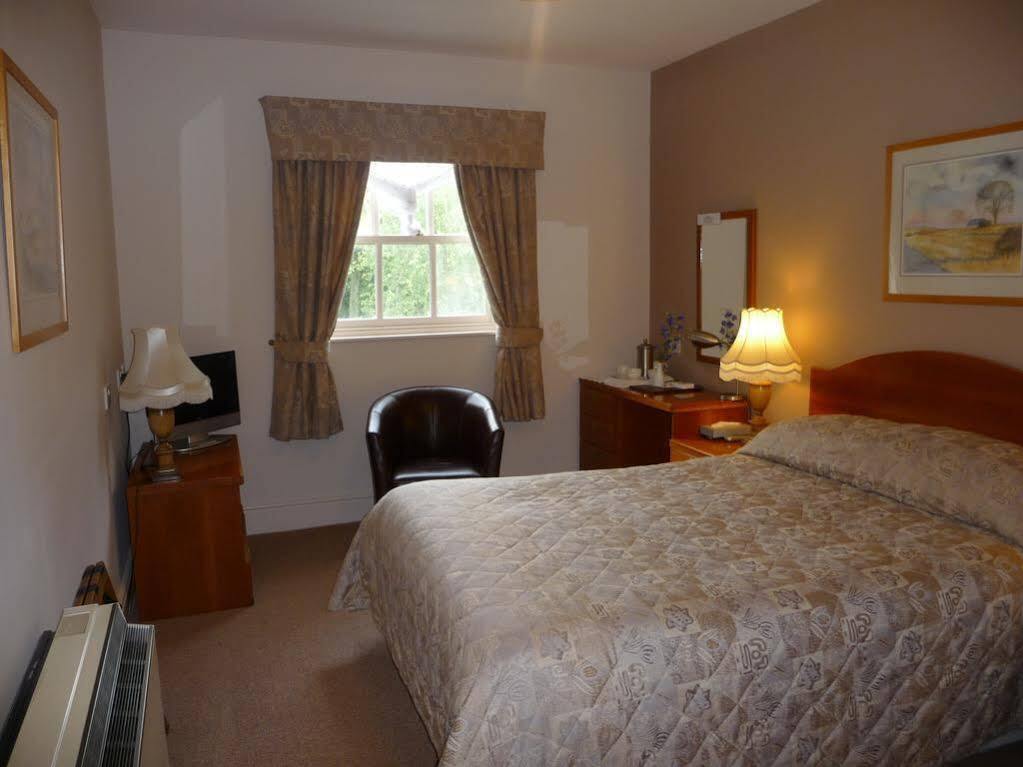 Healds Hall Hotel Cleckheaton Eksteriør billede